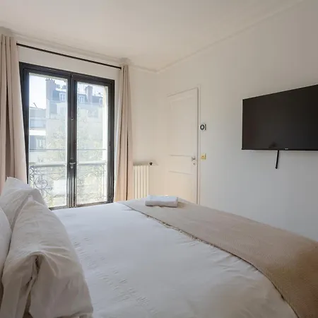 Rive Gauche Light And Elegance Paris