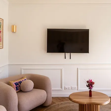 Rive Gauche Light And Elegance