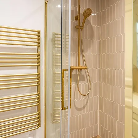 Rive Gauche Light And Elegance Apartment